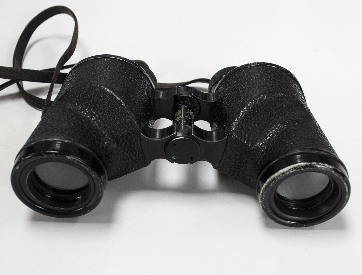 Vintage U.S. Navy and Army Universal Camera Corp. 6x30 Binoculars with leather case - Image 2