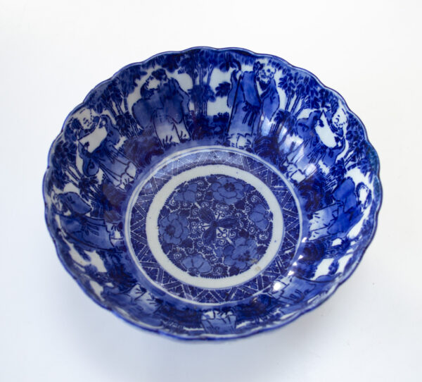 Large Oriental Blue & White Porcelain Bowl. Circa 1880 - Image 4