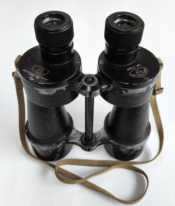 BINO PRISM No.5 MkII x7 WW2 1940 binoculars. Individual Eyepiece Focusing. Serial number 17014 - Image 3