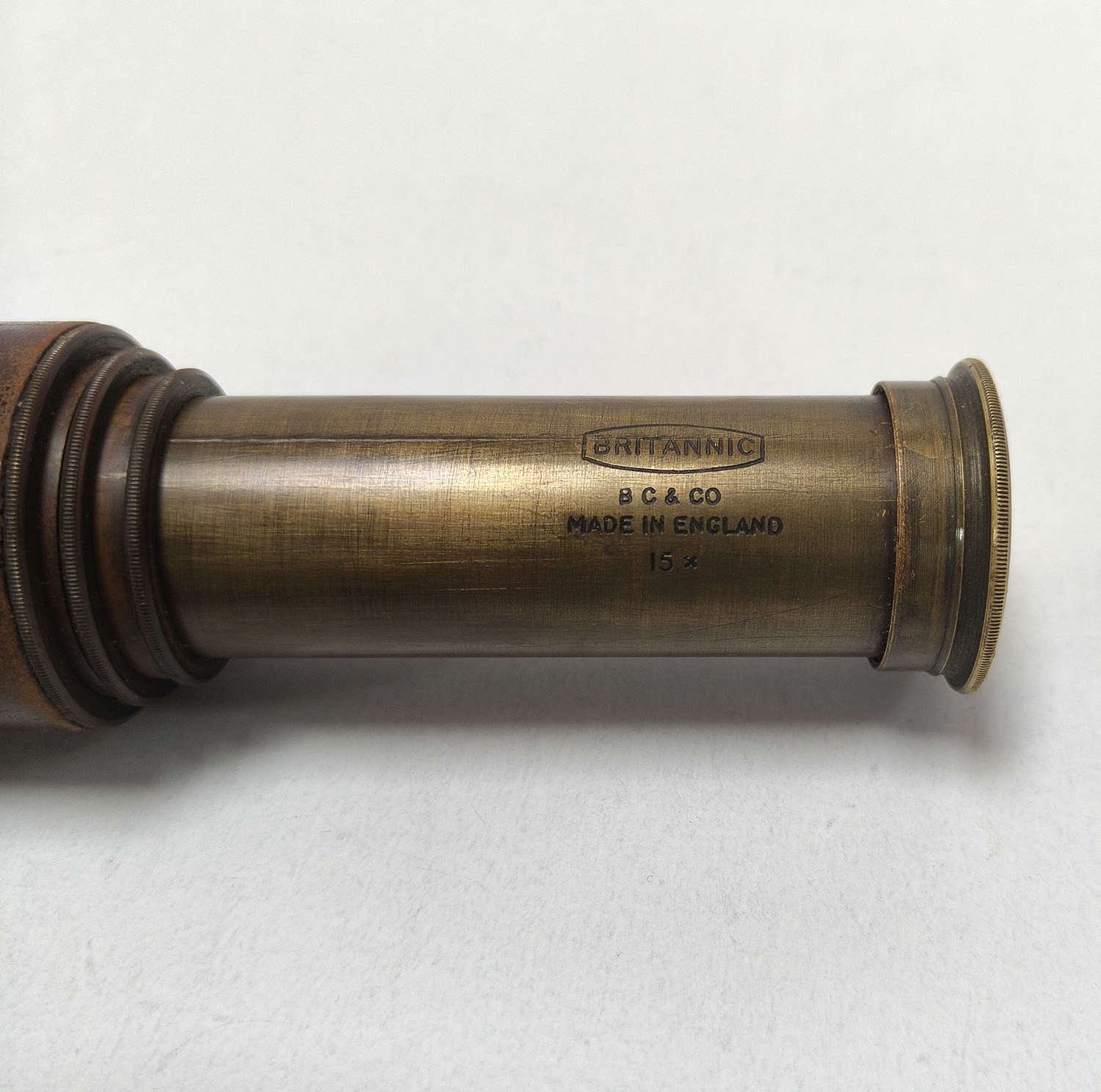 WW2 Britannic BC & Co. 3-draw 15x brass leather bound telescope - Image 2