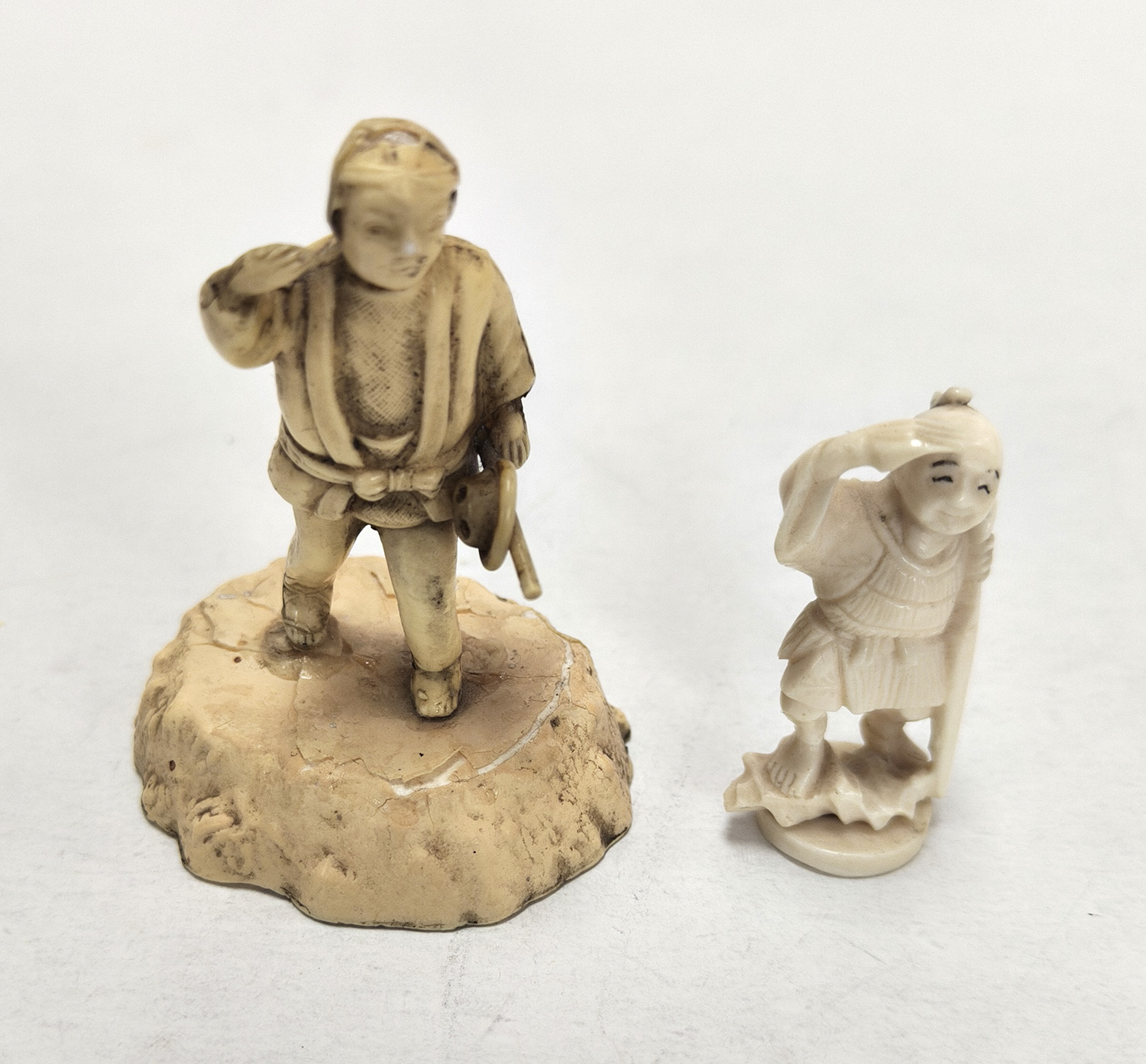 Pair of Vintage Japanese Hand-Carved Ivory Miniature Figurine - Saluting Characters - Image 5