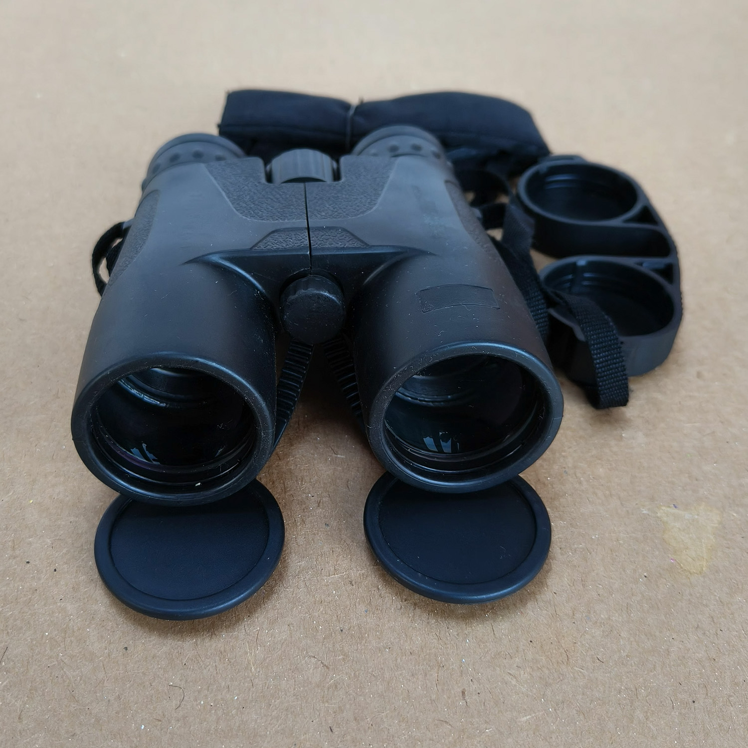 This is a pair of 10x42 nitrogen filled waterproof and fogproof binoculars with 10x magnification and 42mm objective lens.